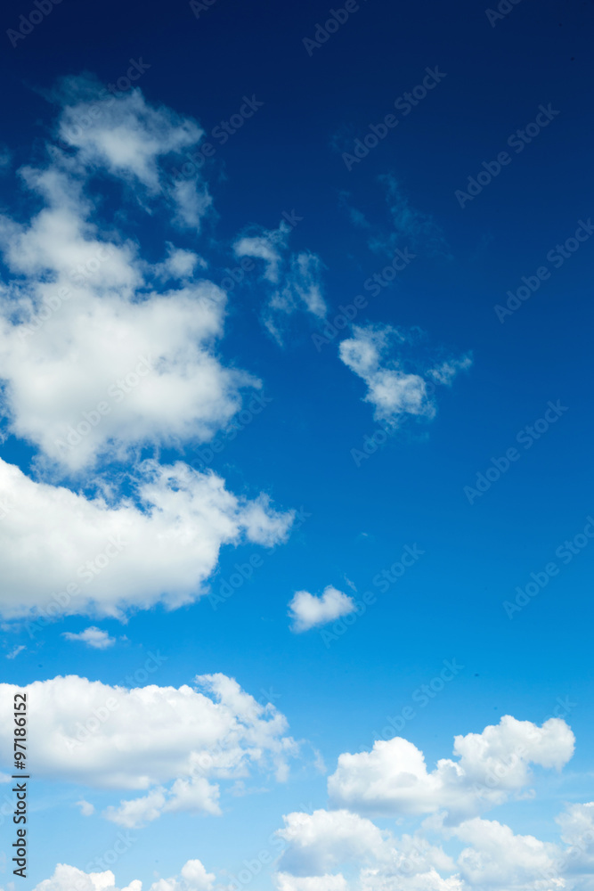 Obraz premium Blue sky with clouds