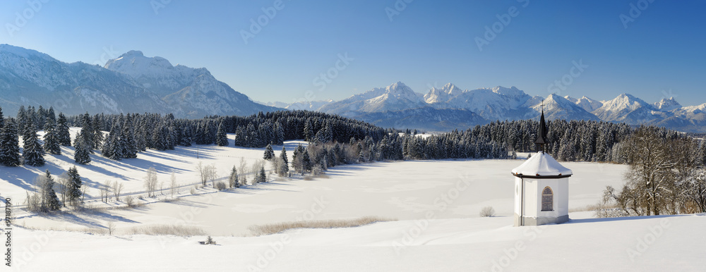 Panorama Winterlandschaft in Bayern im Allgäu