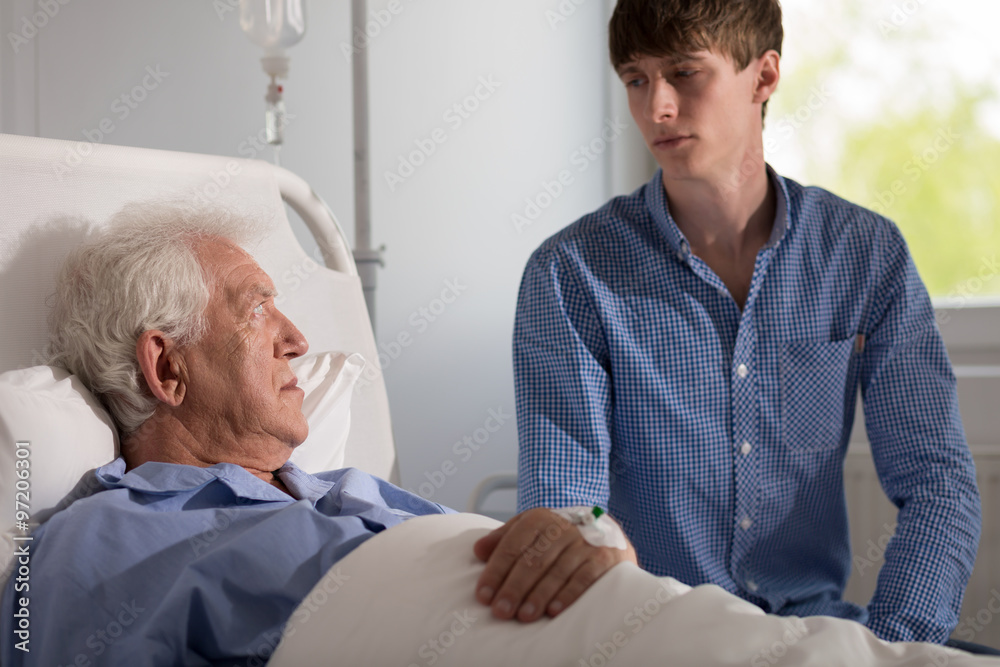 Obraz premium Care assistant with senior patient
