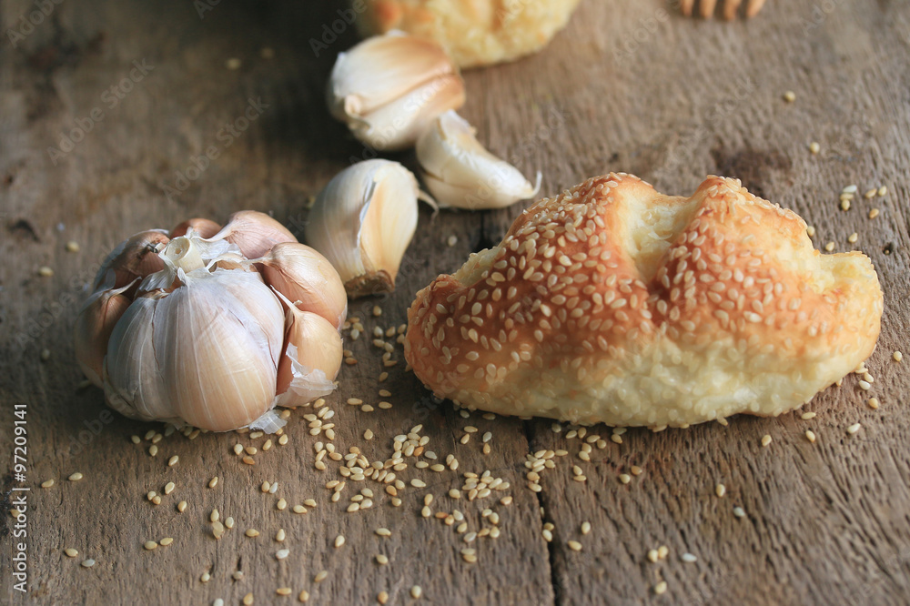 Bread garlic with sesame