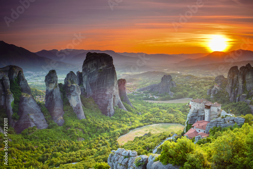 Obraz na płótnie Meteora monasteries at sunset, Greece w salonie