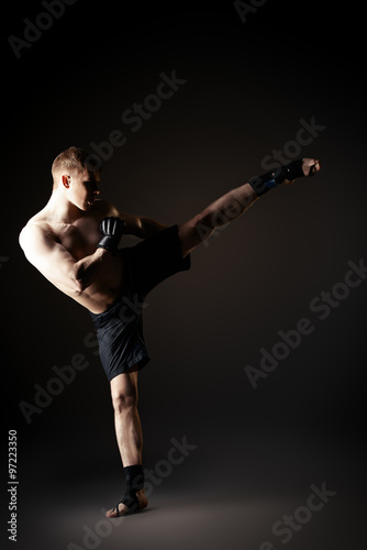 kickboxing © Andrey Kiselev