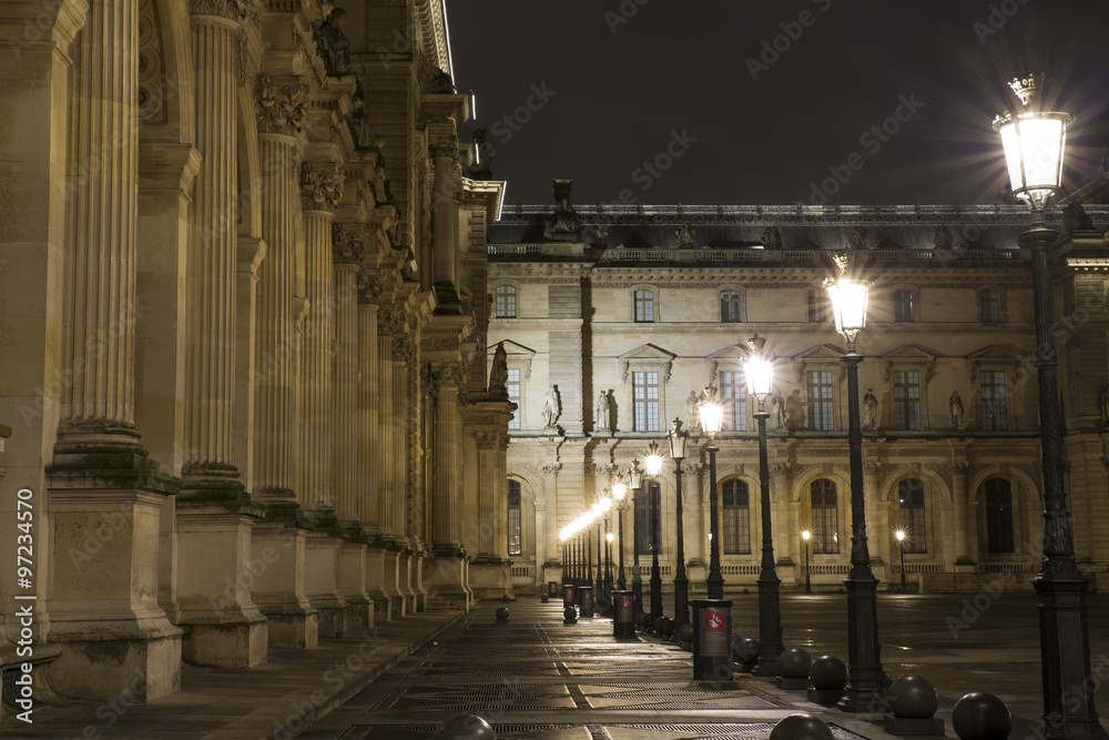 Louvre Street Light