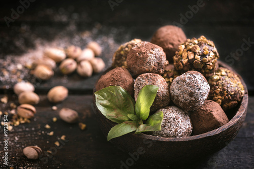 Foto Variety of sweet homemade pralines