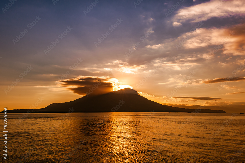 桜島_黄金の夜明け