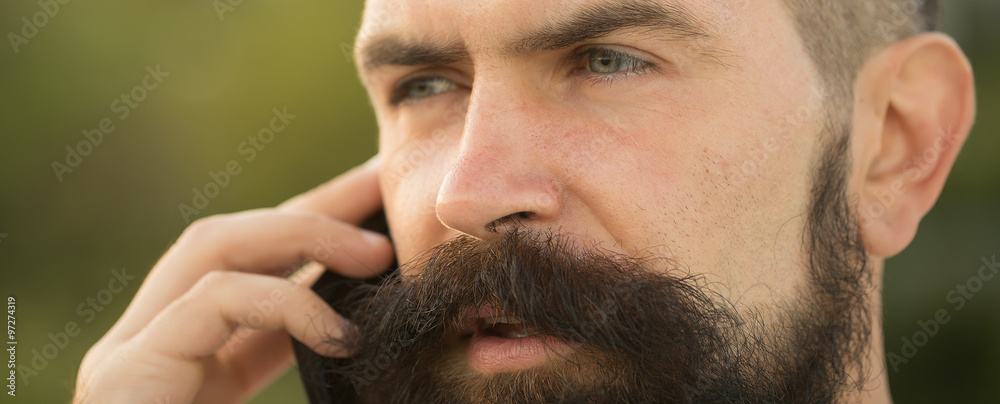 Obraz premium Closeup of man with phone