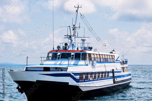 Obraz na płótnie Passenger ship at sea