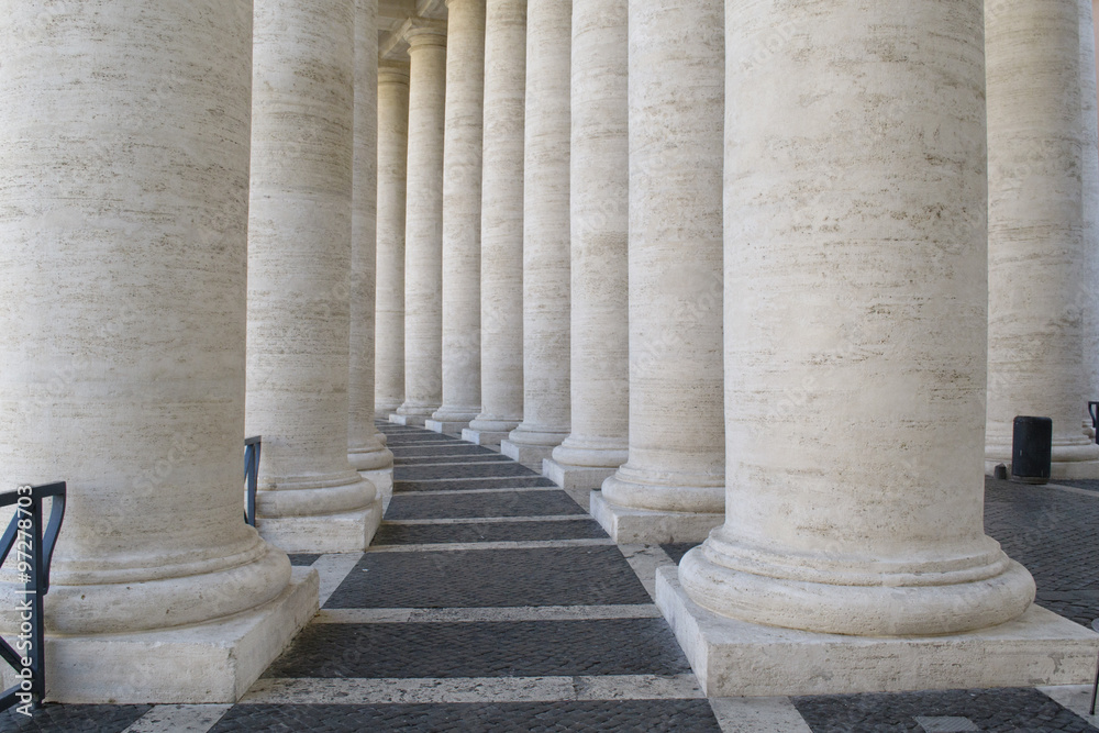 colonnato di Piazza San Pietro a Roma