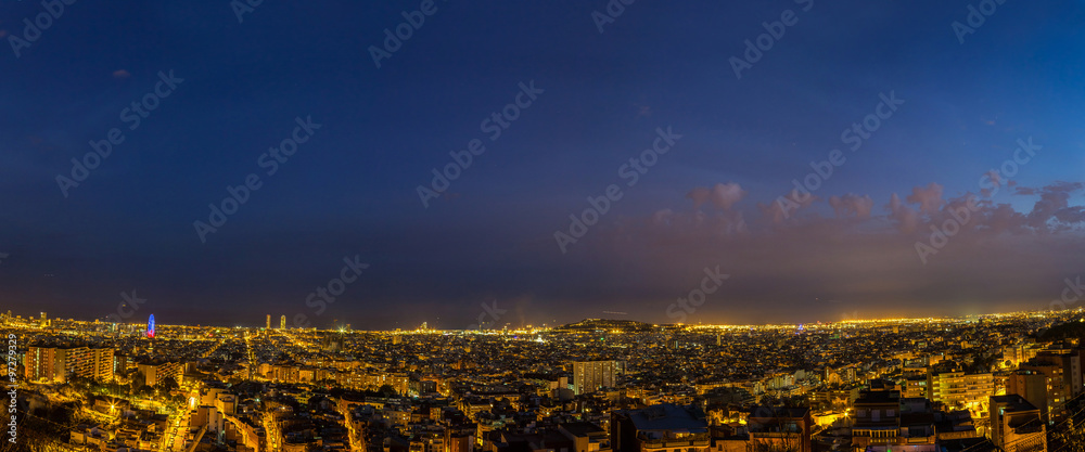 Fototapeta premium Barcelona in a summer night