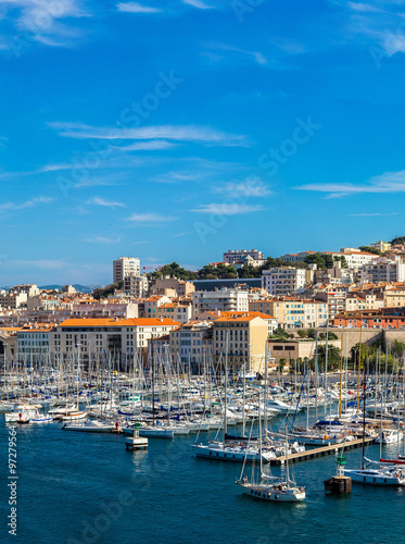 Fototapeta Naklejka Na Ścianę i Meble -  Old port  in Marseille, France