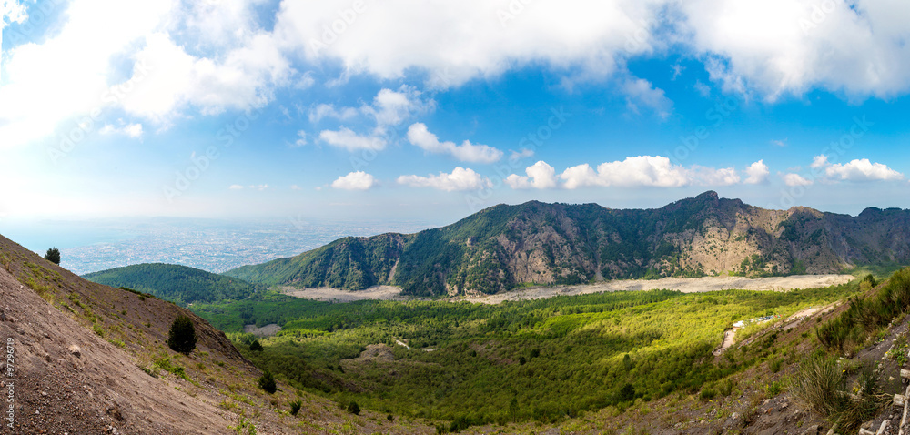 Obraz premium Mountain landscape next to Vesuvius volcano