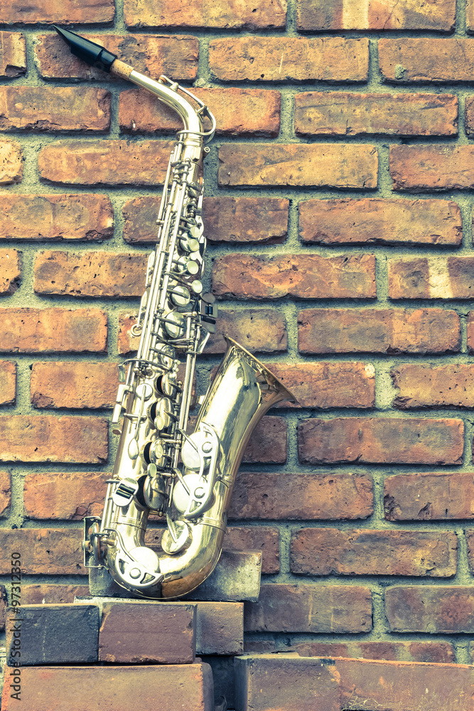 Fototapeta premium Saxophone Brick Wall