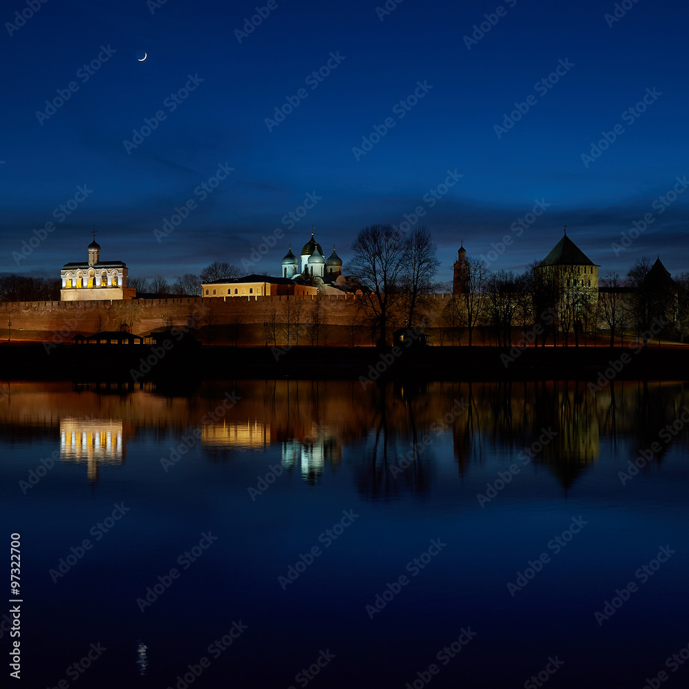 Great Novgorod. Autumn. Night, the Fortress. River Volkhov IMG_2852