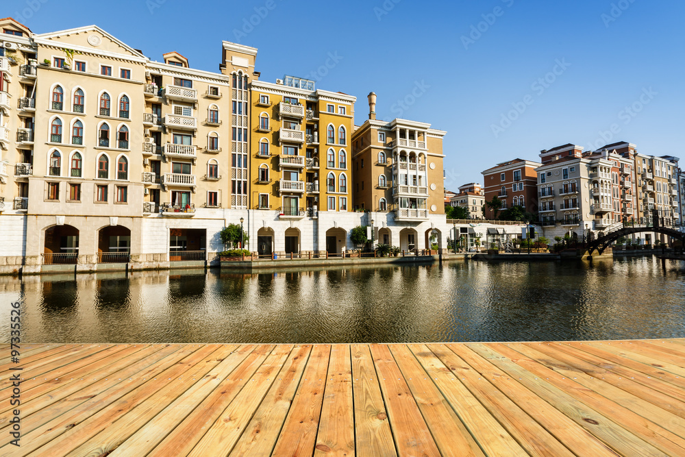 Obraz premium New apartment building in suburban area