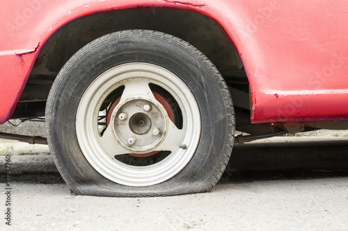 Car flat tire waiting help. © toa555