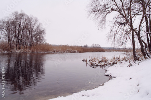 Winter of the river © ekulik2011