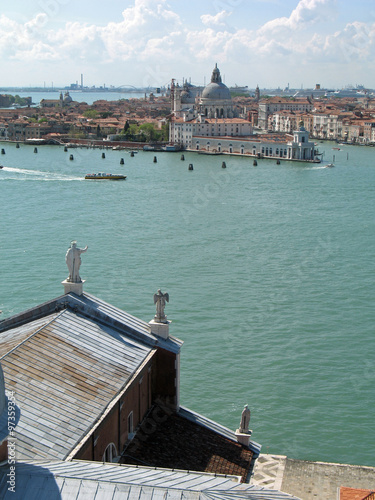 Venise, le canal de la Giudecca et l'église de la Salute, Italie