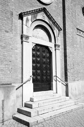 old   door    in italy old ancian wood and traditional  texture photo