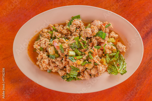 Duck mince with spicy taste