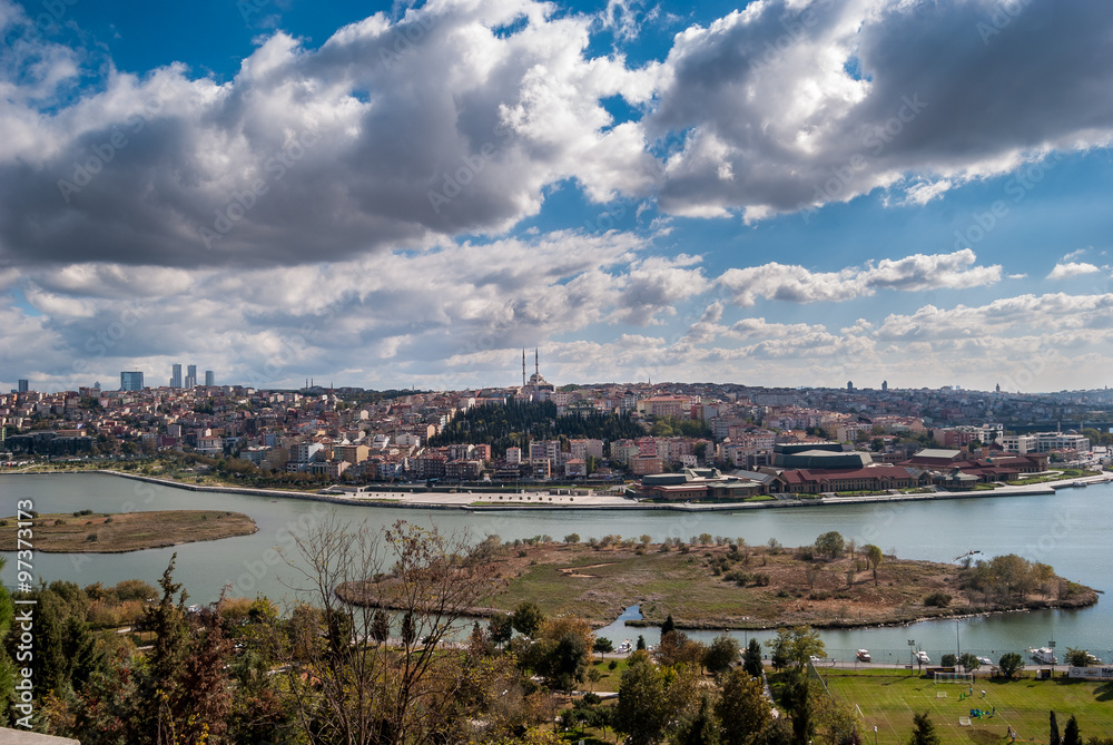 Overview of Istanbul and Golden Horn (Halic) from Pierre Loti Hill
