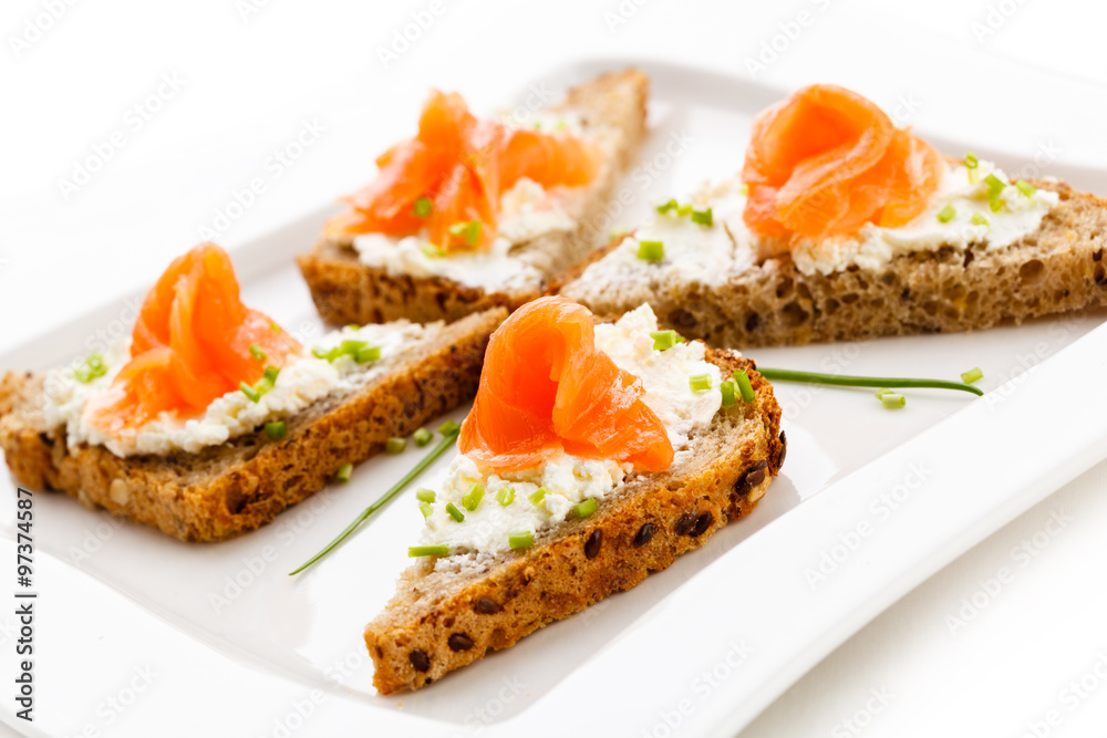 Bread with smoked salmon and cream cheese Bread with smoked salmon and cream cheese