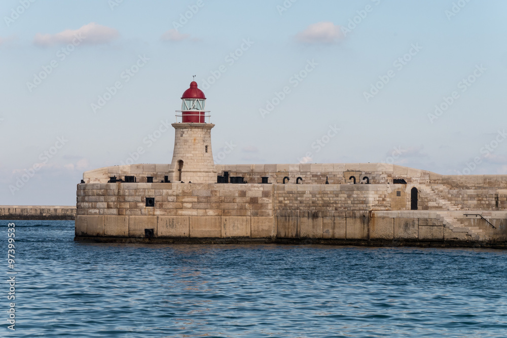 Roter Leuchtturm im Grand Harbour - Valetta/ Malta