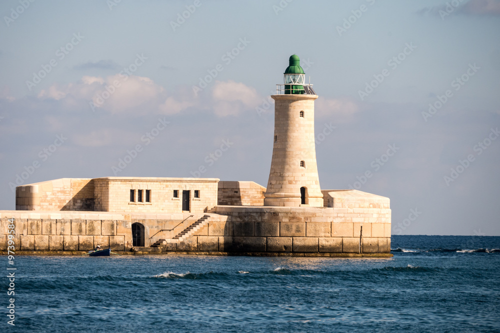 Grüner Leuchtturm im Grand Harbour - Valetta/ Malta
