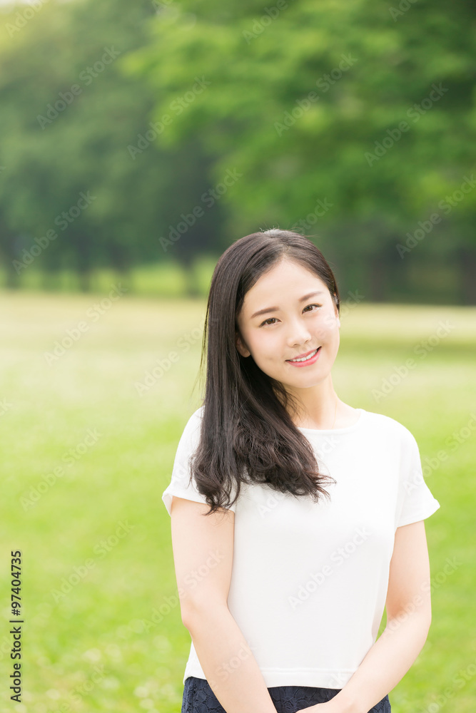 笑顔の女性 笑顔の女性