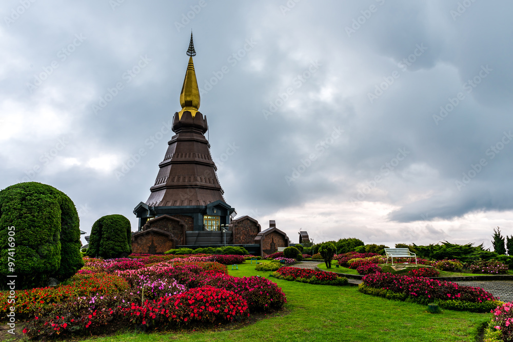 Naklejka premium The pagoda at Doi Inthanon in the fog, chiangmai - Thailand