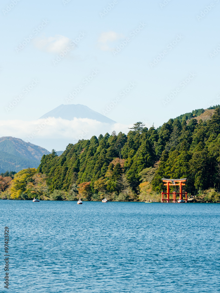 Lake Hakone The leaves begin to change color Lake Hakone The leaves begin to change color