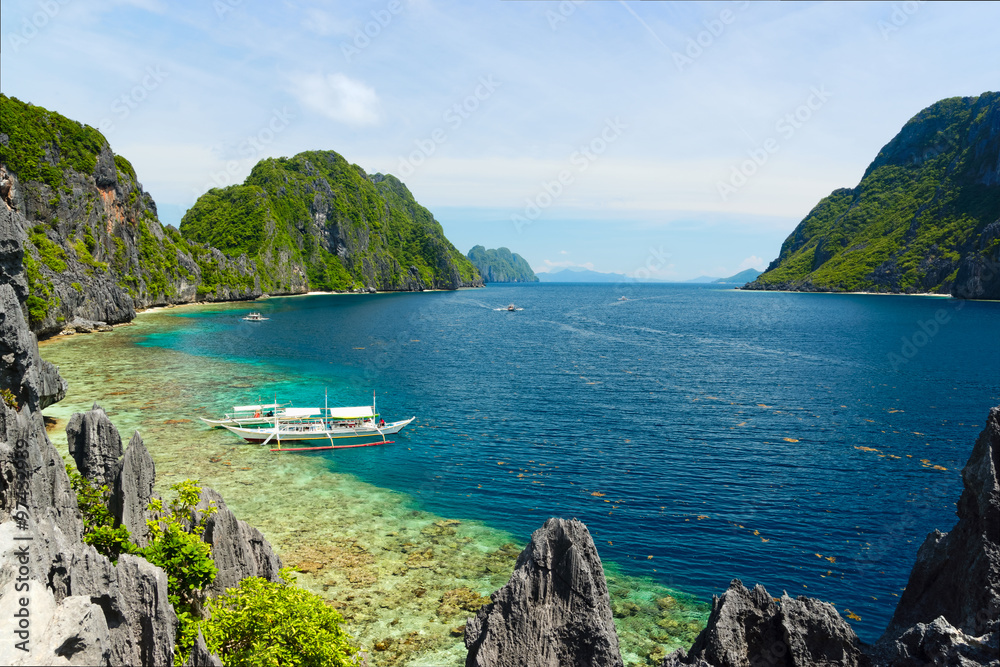 Obraz premium El Nido, Philippines - Tapiutan Strait as seen from Matinloc island (Bacuit Archipelago)