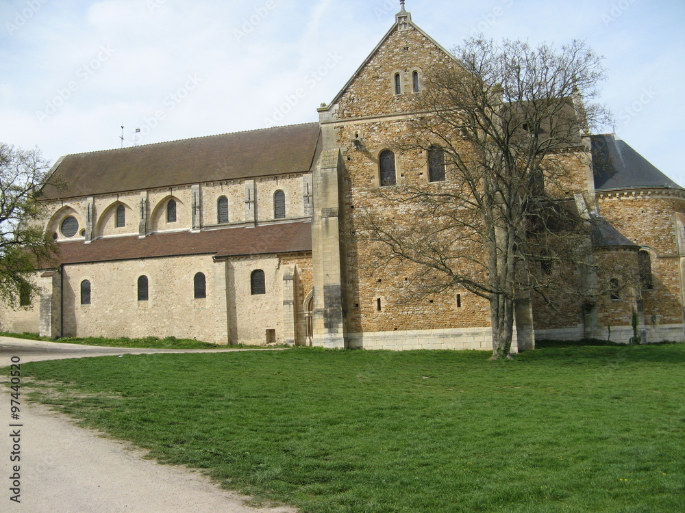 Essonne - Longpont-sur-Orge - Basilique Notre-Dame de Bonne-Garde