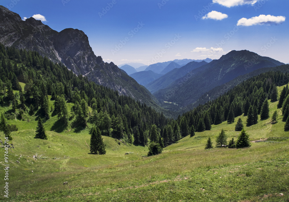 Berglandschaft der Alpen nahe Ponte Arche, Italien
