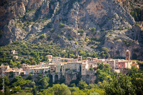 Fotografija Moustiers-Sainte-Marie village view in Provence, France