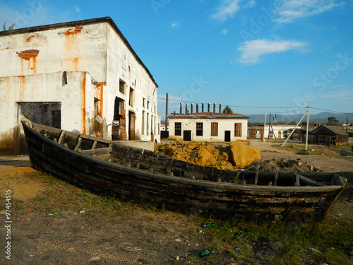Wallpaper Mural Old boat on the beach Torontodigital.ca