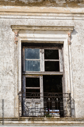 Broken window © Olaf Speier