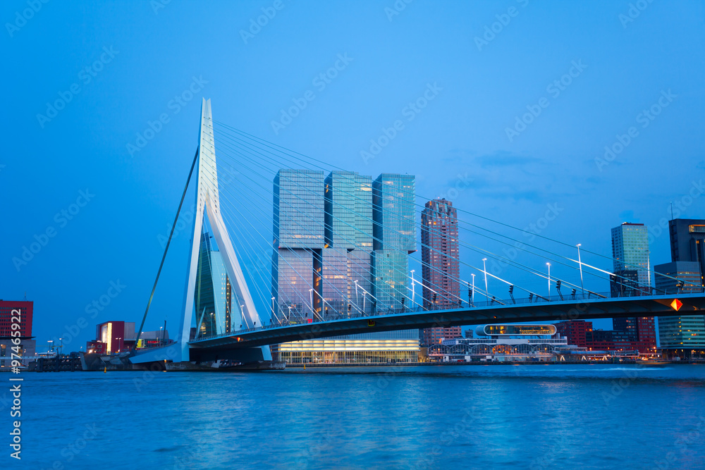 Fototapeta premium Erasmusbrug bridge view at evening in Rotterdam