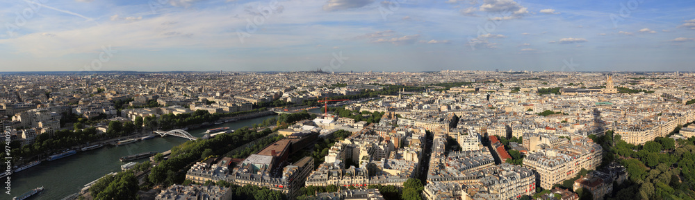 panoramique de Paris  Est en fin d'après-midi  depuis le 3éme étage de la tour Eiffel