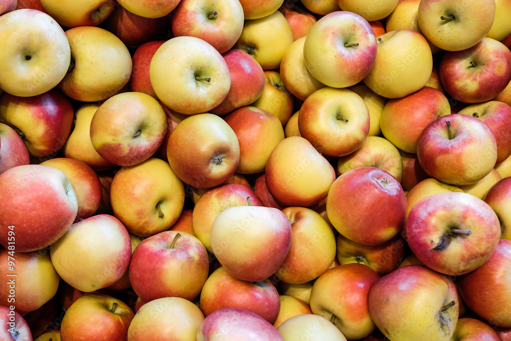 Sweet juicy apples Sweet juicy apples