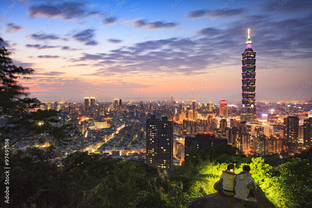 Fototapeta premium Taipei, Tajwan panoramę miasta o zmierzchu.