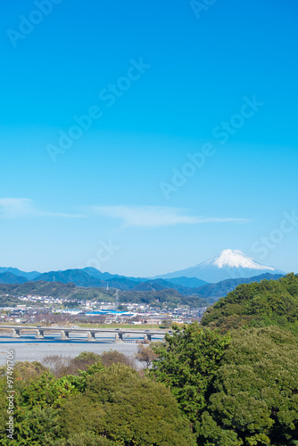 富士山と大井川 © maccc