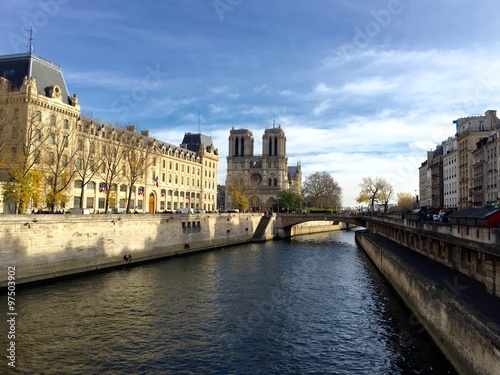 Parigi, La Senna a Notre Dame photo