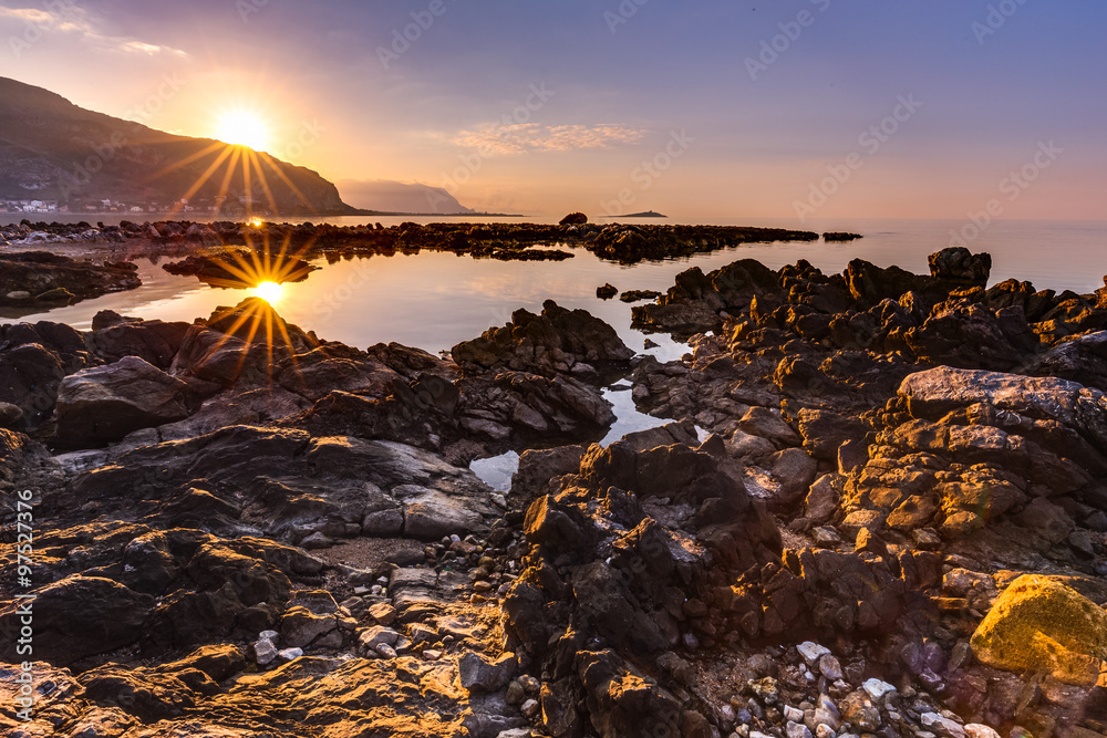 Obraz premium Captivating Coastal Sunset