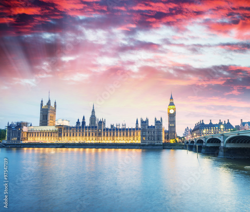 Magnificent sunset view of Houses of Parliament - London © jovannig