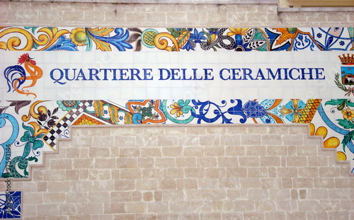 Le ceramiche di Grottaglie in Puglia photo