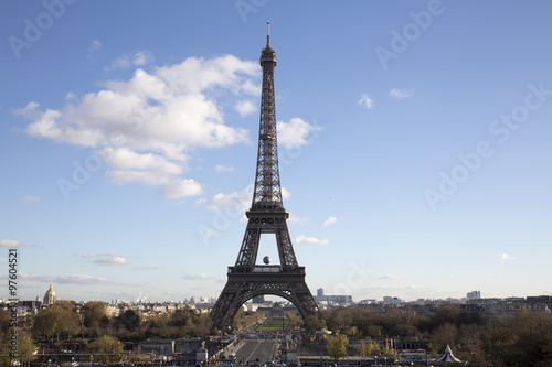 Eiffel Tower, Paris © lucid_dream