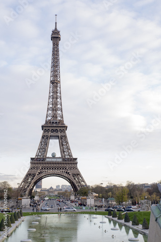 Fototapeta Naklejka Na Ścianę i Meble -  In love in Eiffel
