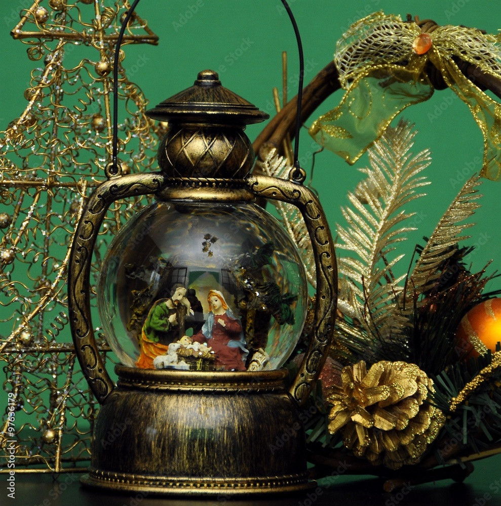 Fototapeta premium стеклянный шар с декорацией Рождество