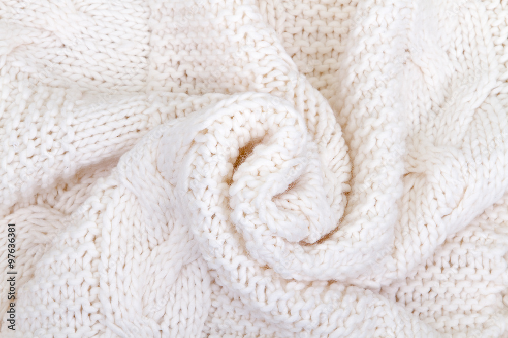 white knitted scarf