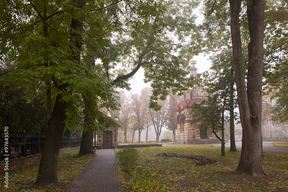 Gomel / Belarus - October 23, 2015: Morning. walk in the park Lu